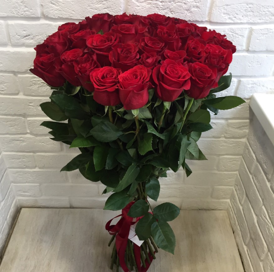 Букет Красные розы Гран При в Зимней Ставке