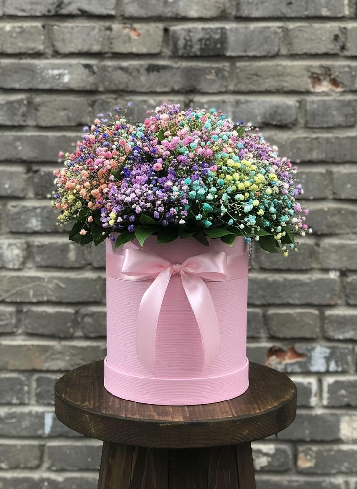 Цветочная композиция из Гипсофила и Розы в шляпной коробке в Зимней Ставке