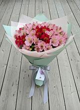 Букет цветов из:  Альстромерии в Зимней Ставке
