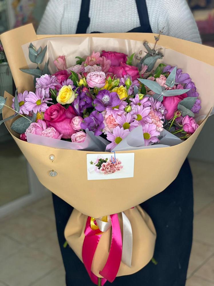 Букет цветов из: Хризантемы, Гвоздики и Альстромерии в Зимней Ставке