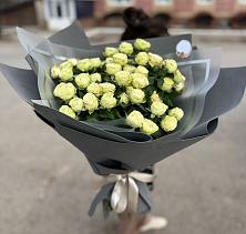 Букет Белые кустовые розы Солинеро в Зимней Ставке