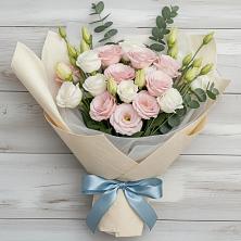 Букет цветов из:  Лизиантусы в Зимней Ставке