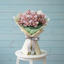 Букет цветов из:  Орхидеи и Розы в Зимней Ставке
