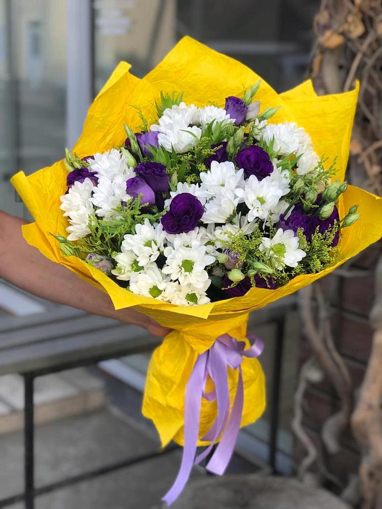 Букет цветов из: Ирисы, Хризантемы и Ромашки в Зимней Ставке