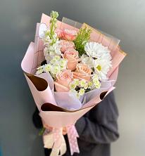 Букет цветов из:  Хризантемы и Розы в Зимней Ставке