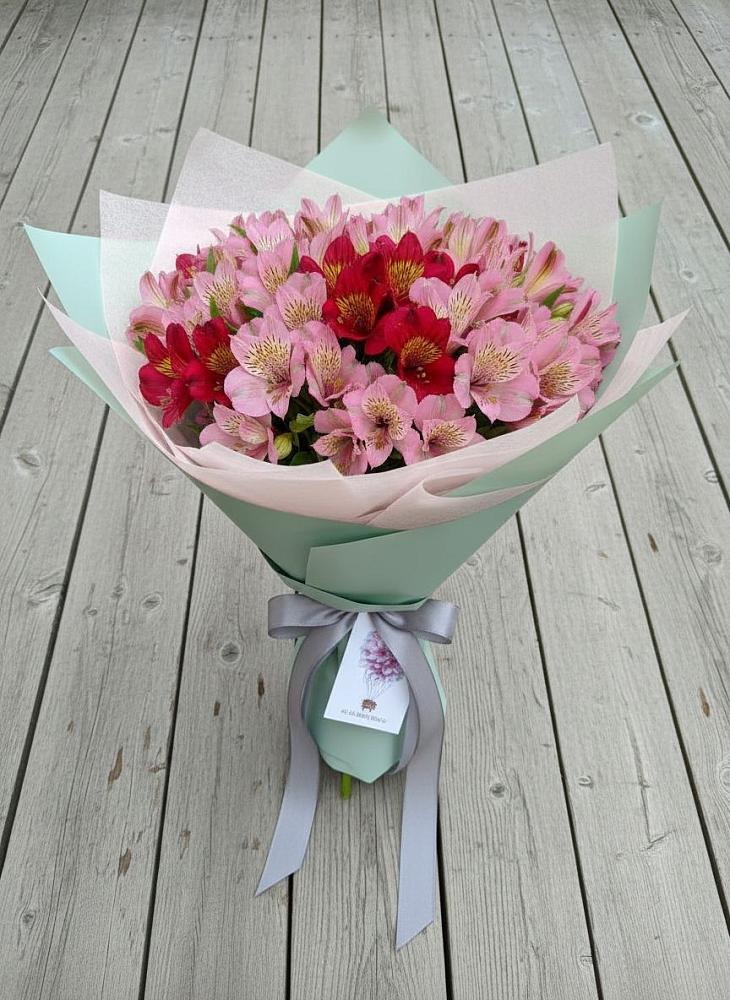 Букет цветов из: Альстромерии в Зимней Ставке