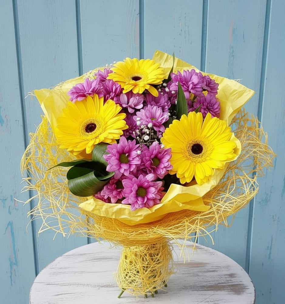 Букет цветов из: Хризантемы и Герберы в Зимней Ставке
