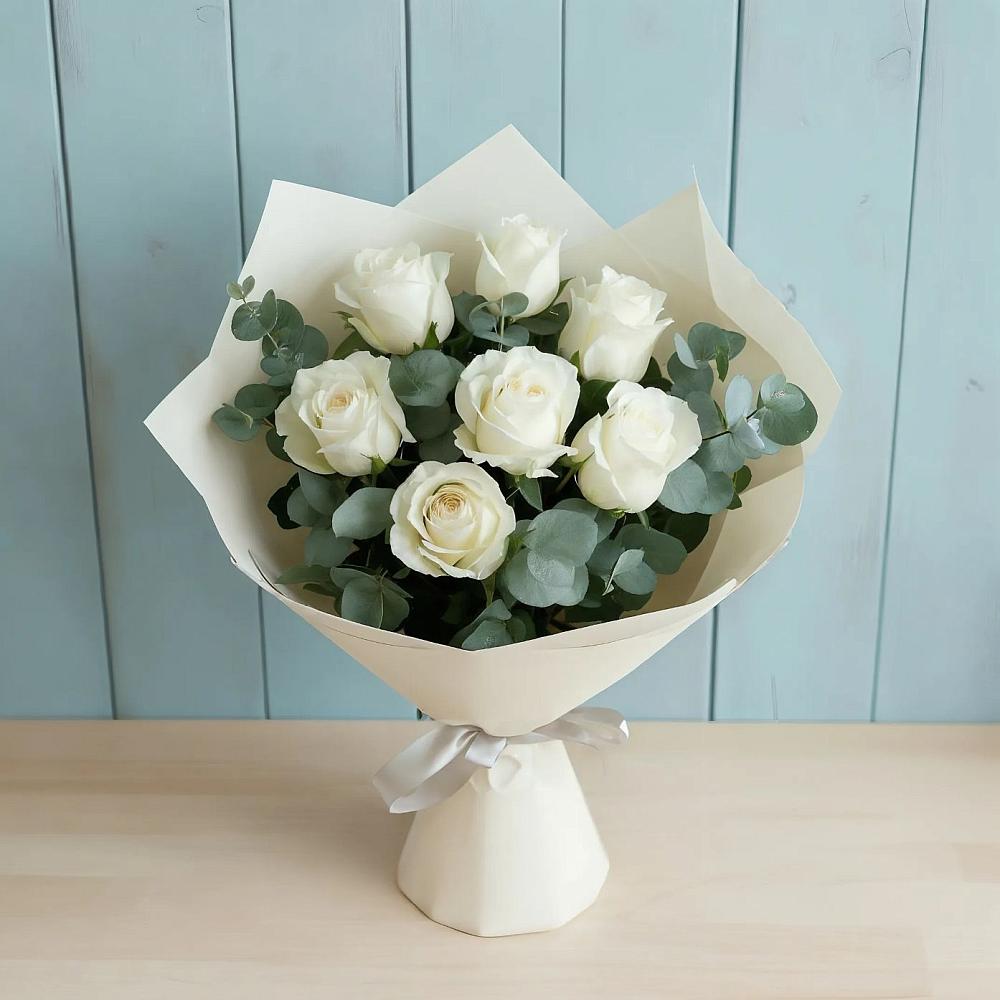 Букет Белые розы в Эвкалипте в Зимней Ставке