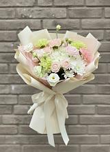 Букет цветов из:  Гвоздики, Розы, Лизиантусы и Хризантемы #REPLACE_PRED# Зимней Ставке
