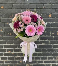 Букет цветов из:  Герберы и Хризантемы в Зимней Ставке