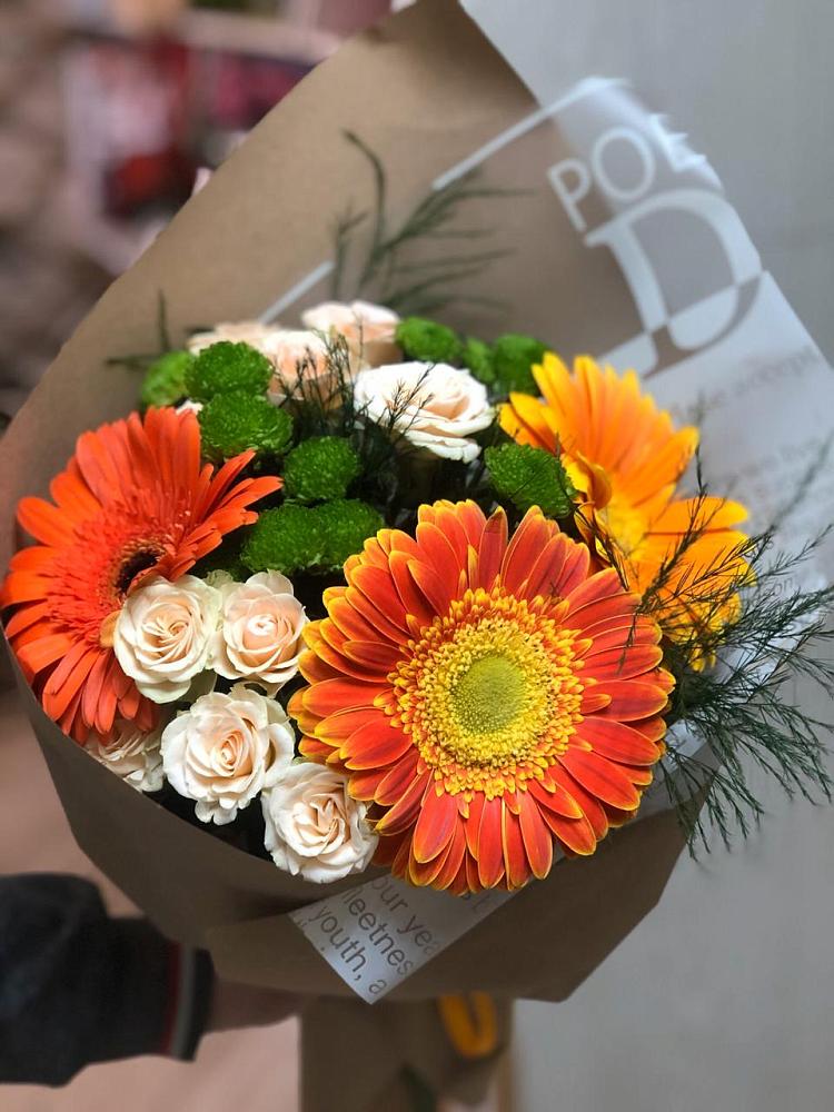 Букет цветов из: Герберы, Хризантемы и Розы в Зимней Ставке