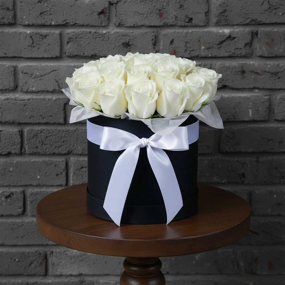 Цветочная композиция из Розы в шляпной коробке в Зимней Ставке