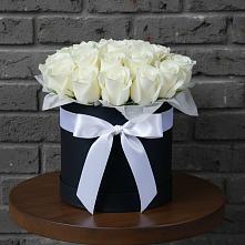 Цветочная композиция из Розы в шляпной коробке в Зимней Ставке